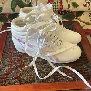 NWOT Reeboks 8